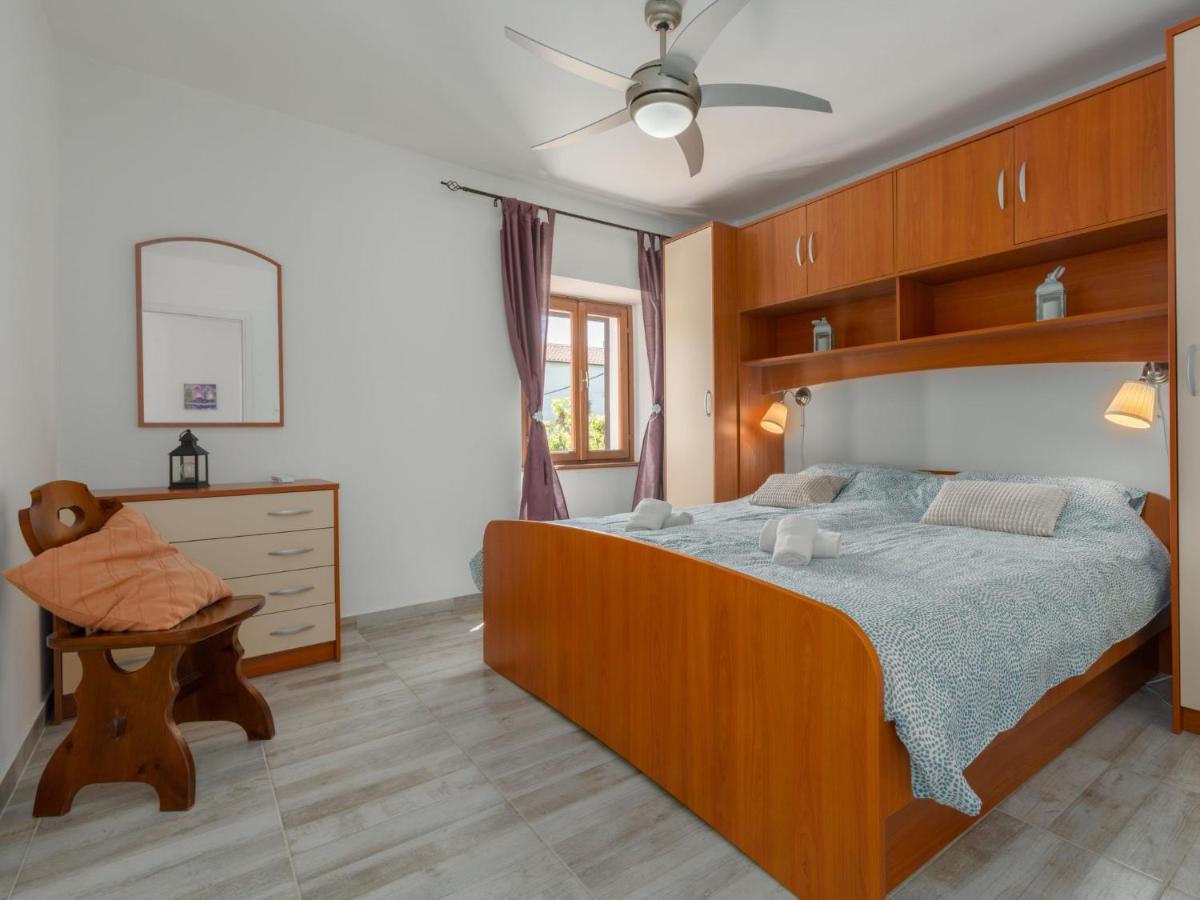 Holiday Home Villa Lucky By Interhome Brtonigla Kültér fotó