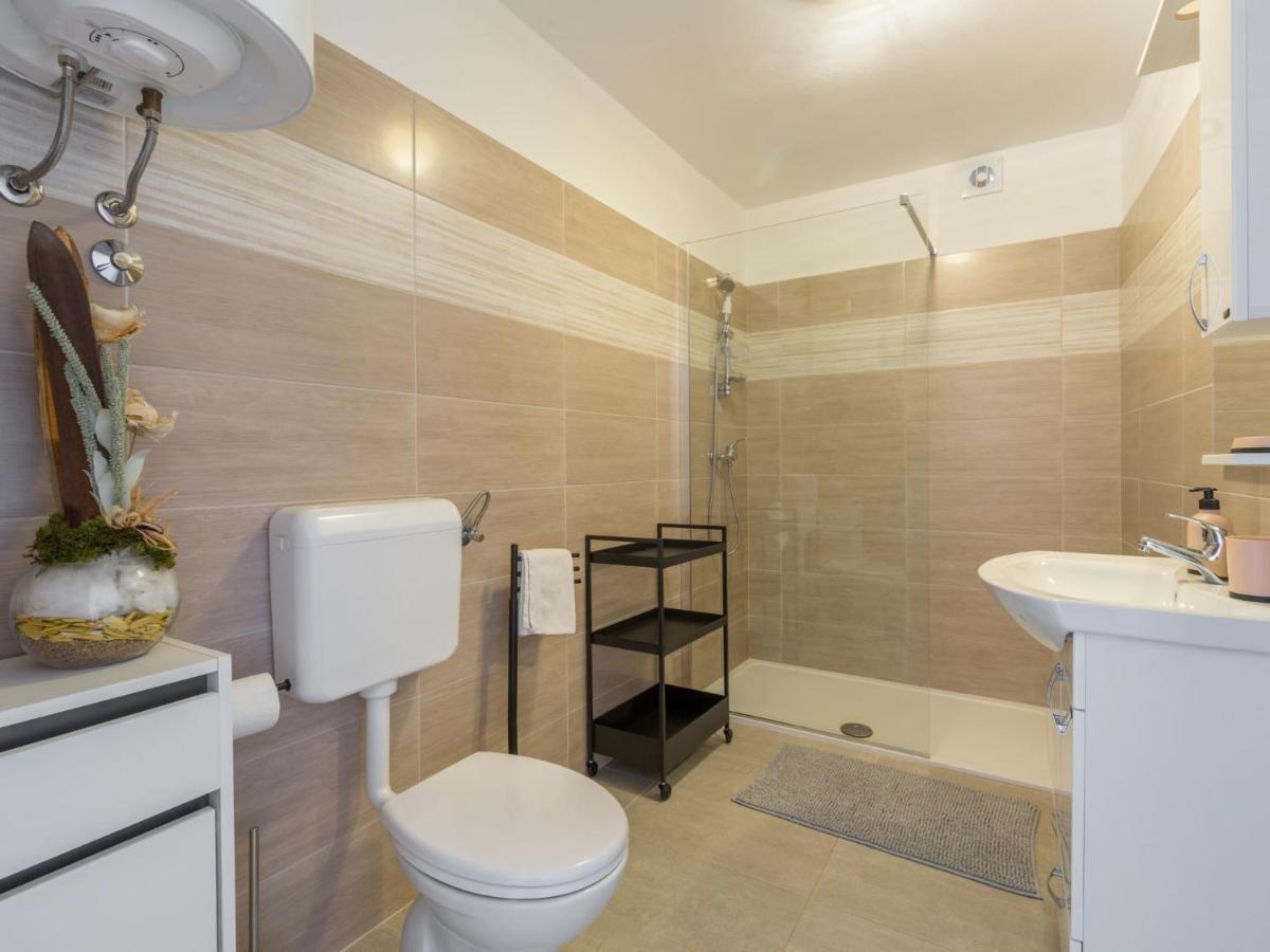 Holiday Home Villa Lucky By Interhome Brtonigla Kültér fotó