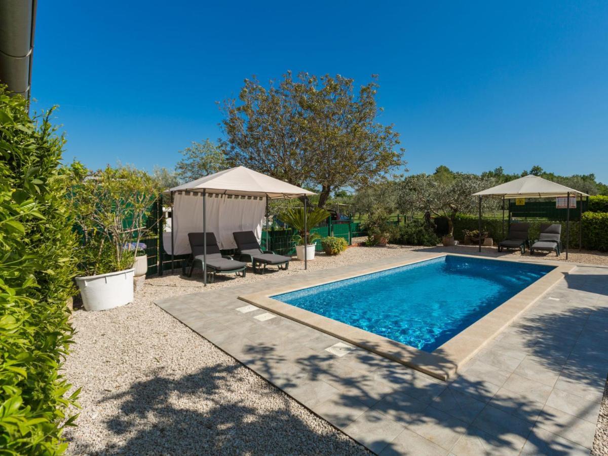 Holiday Home Villa Lucky By Interhome Brtonigla Kültér fotó